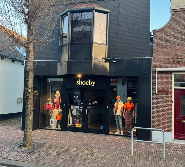 85 Zonnepanelen Shoeby Fashion Bodegraven