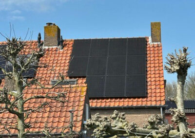 11 zonnepanelen 'S-Heerenhoek